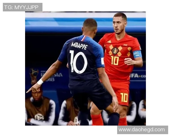 足球明星之间的角斗谁将成为绿茵场上的王者与传奇